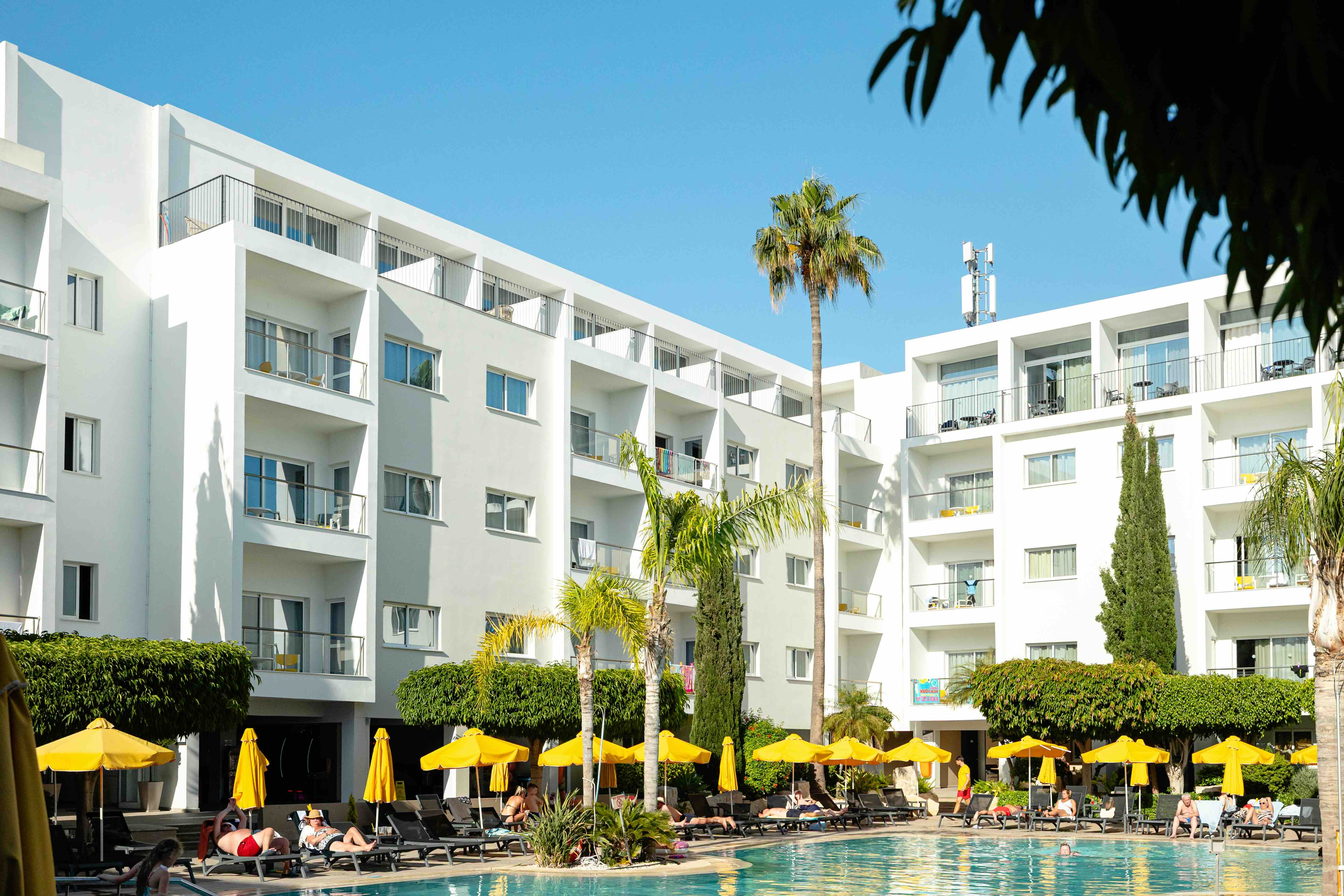 Mayfair Hotel & Gardens